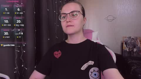 Snapshot of eva_orchid chatting on October 9, 7:50 am Eva online show from October 9, 7:50 am