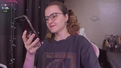 Snapshot of eva_orchid chatting on October 31, 10:05 am Eva online show from October 31, 10:05 am