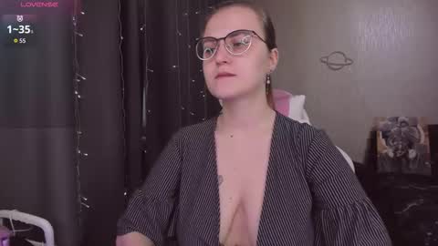 Snapshot of eva_orchid chatting on November 27, 10:39 am Eva online show from November 27, 10:39 am