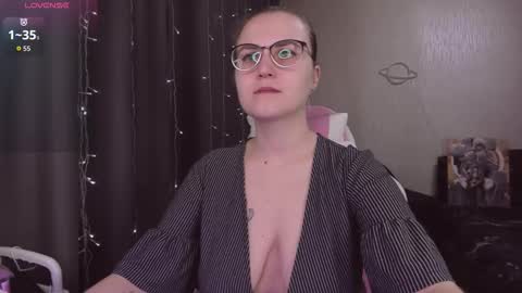 Snapshot of eva_orchid chatting on November 29, 9:45 am Eva online show from November 29, 9:45 am