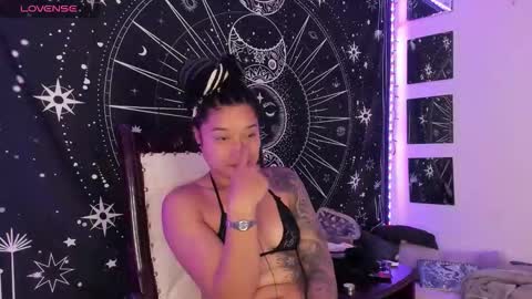 Snapshot of eva_sanderslee chatting on October 5, 8:45 am Eva online show from October 5, 8:45 am