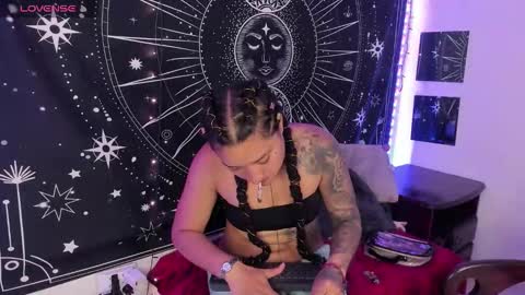 Snapshot of eva_sanderslee chatting on October 15, 8:03 am Eva online show from October 15, 8:03 am