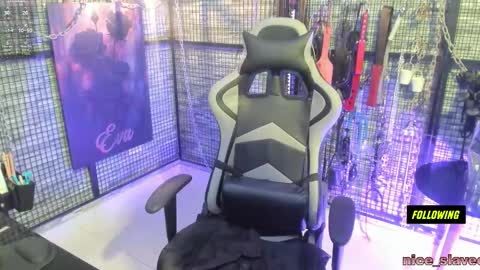 EVA INDEPENDENT MODEL online show from September 10, 3:50 am