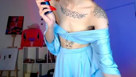 Snapshot of evaa_coy chatting on December 8, 7:05 am Eva online show from December 8, 7:05 am