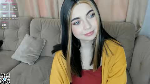 Snapshot of evablimey chatting on October 5, 5:50 am Eva online show from October 5, 5:50 am