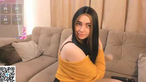 Snapshot of evablimey chatting on October 24, 5:15 am Eva online show from October 24, 5:15 am