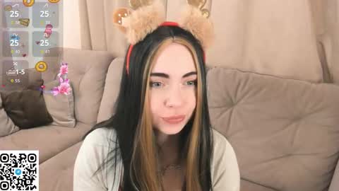 Snapshot of evablimey chatting on November 27, 7:10 am Eva online show from November 27, 7:10 am