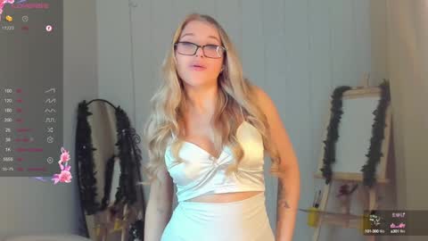 Eva  online show from December 18, 5:37 am