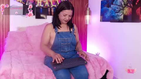 EVA GODDESS  online show from October 14, 7:36 pm
