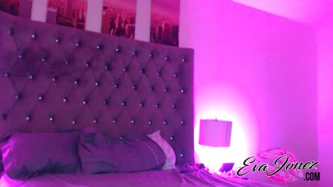 Snapshot of evajonez chatting on January 9, 9:06 am Eva online show from January 9, 9:06 am