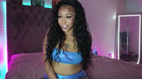 Snapshot of evajonez chatting on November 13, 6:56 am Eva online show from November 13, 6:56 am