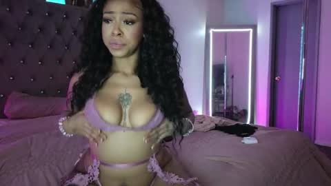 Snapshot of evajonez chatting on November 14, 8:24 am Eva online show from November 14, 8:24 am