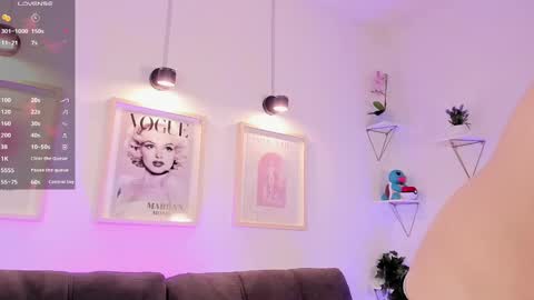 Evan voss  help me get 200 likesindependent model online show from September 17, 11:23 am