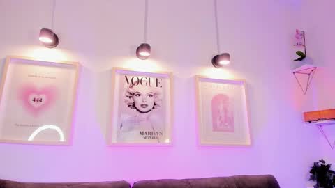 Evan voss  help me get 200 likesindependent model online show from November 12, 12:27 pm