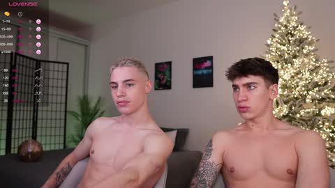 evan_white_ online show from December 22, 4:59 pm