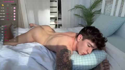 evan_white_ online show from September 9, 7:19 am