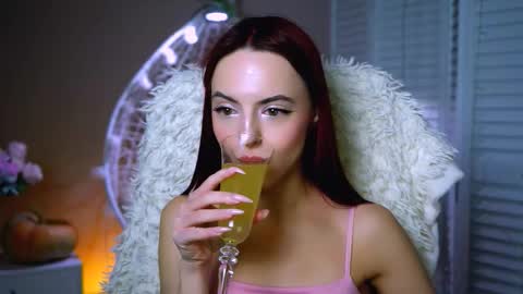 Eva  online show from November 2, 10:17 am