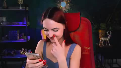 Eva  online show from November 8, 1:00 pm