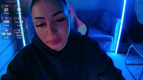 Eva online show from November 9, 5:55 pm