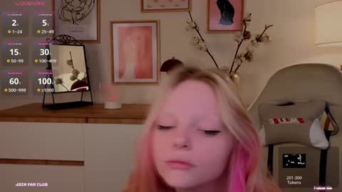 Snapshot of evangel1ne chatting on December 12, 9:51 am evangel1ne online show from December 12, 9:51 am