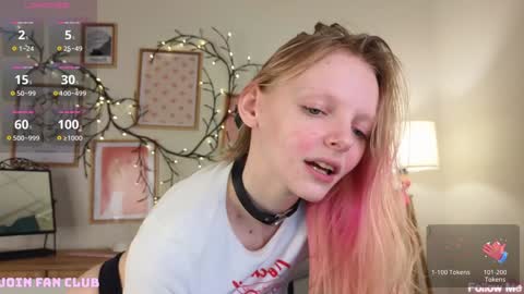 Snapshot of evangel1ne chatting on January 16, 12:20 pm evangel1ne online show from January 16, 12:20 pm