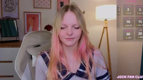 Snapshot of evangel1ne chatting on March 7, 8:02 am evangel1ne online show from March 7, 8:02 am