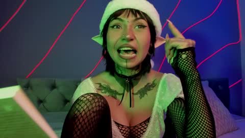 Eva online show from December 17, 2:44 pm