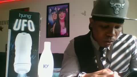 evanschris2048 online show from February 28, 8:39 pm