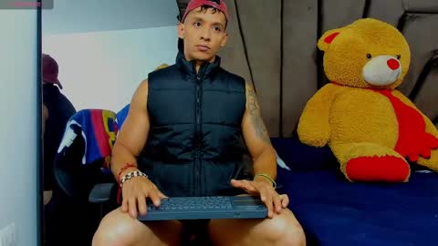   online show from March 3, 12:48 pm