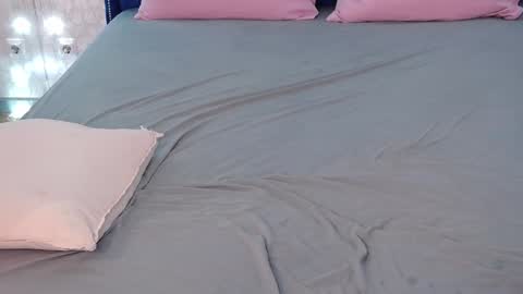 Snapshot of evapeachh chatting on December 7, 12:52 am Eva online show from December 7, 12:52 am