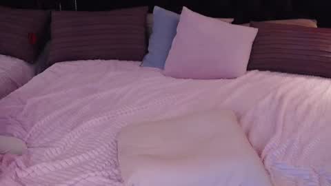 Snapshot of evapeachh chatting on February 17, 2:04 pm Eva online show from February 17, 2:04 pm