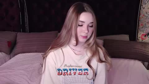 Snapshot of evapeachh chatting on March 11, 4:40 pm Eva online show from March 11, 4:40 pm