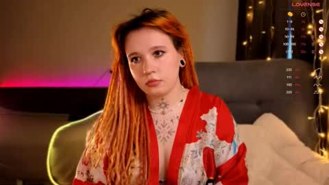 Snapshot of evaredmooon chatting on November 26, 8:48 am Moon online show from November 26, 8:48 am