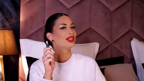 EvaRhea online show from October 7, 3:25 am