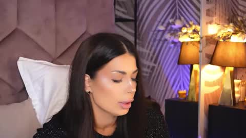 EvaRhea online show from November 12, 3:51 am