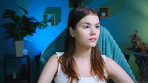 Snapshot of evathopson chatting on December 3, 4:14 am Eva next stream - - 1600 UTC2000 online show from December 3, 4:14 am