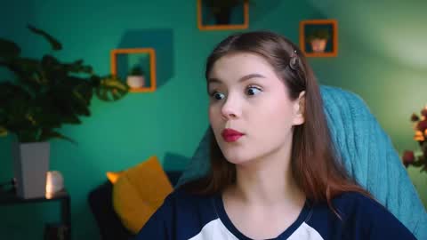 Snapshot of evathopson chatting on December 4, 8:01 am Eva next stream - - 1600 UTC2000 online show from December 4, 8:01 am