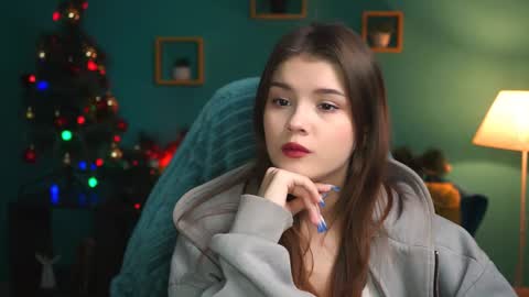 Snapshot of evathopson chatting on December 8, 12:08 pm Eva next stream - - 1600 UTC2000 online show from December 8, 12:08 pm