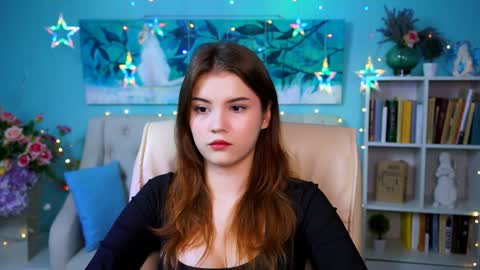 Snapshot of evathopson chatting on December 12, 8:25 am Eva next stream - - 1600 UTC2000 online show from December 12, 8:25 am