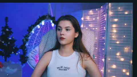 Snapshot of evathopson chatting on December 14, 10:34 am Eva next stream - - 1600 UTC2000 online show from December 14, 10:34 am