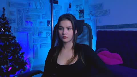 Snapshot of evathopson chatting on December 26, 6:33 pm Eva next stream - - 1600 UTC2000 online show from December 26, 6:33 pm