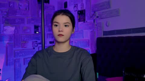 Snapshot of evathopson chatting on February 1, 12:05 pm Eva next stream - - 1600 UTC2000 online show from February 1, 12:05 pm