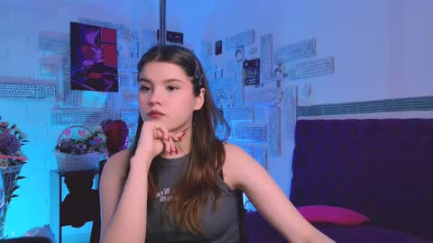 Snapshot of evathopson chatting on February 28, 11:58 am Eva next stream - - 1600 UTC2000 online show from February 28, 11:58 am