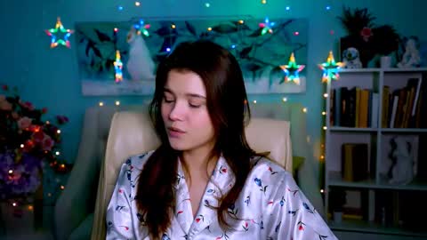 Snapshot of evathopson chatting on March 4, 8:02 am Eva next stream - - 1600 UTC2000 online show from March 4, 8:02 am