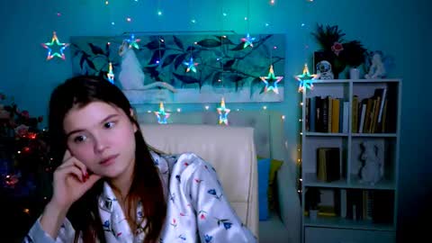 Snapshot of evathopson chatting on March 4, 11:08 am Eva next stream - - 1600 UTC2000 online show from March 4, 11:08 am