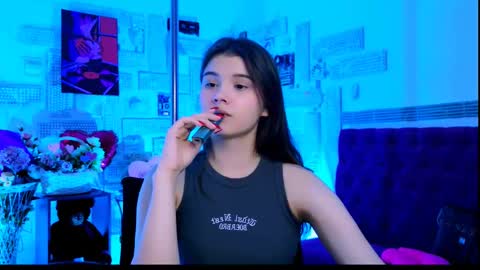 Snapshot of evathopson chatting on March 6, 10:20 am Eva next stream - - 1600 UTC2000 online show from March 6, 10:20 am