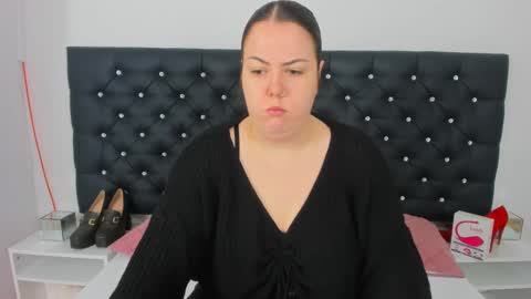 Snapshot of evawetdream chatting on December 11, 6:36 am Eva online show from December 11, 6:36 am