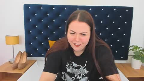 Snapshot of evawetdream chatting on February 12, 9:10 am Eva online show from February 12, 9:10 am