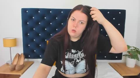 Snapshot of evawetdream chatting on February 28, 5:48 am Eva online show from February 28, 5:48 am