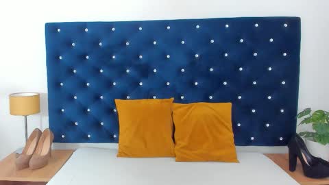 Snapshot of evawetdream chatting on October 8, 5:49 am Eva online show from October 8, 5:49 am